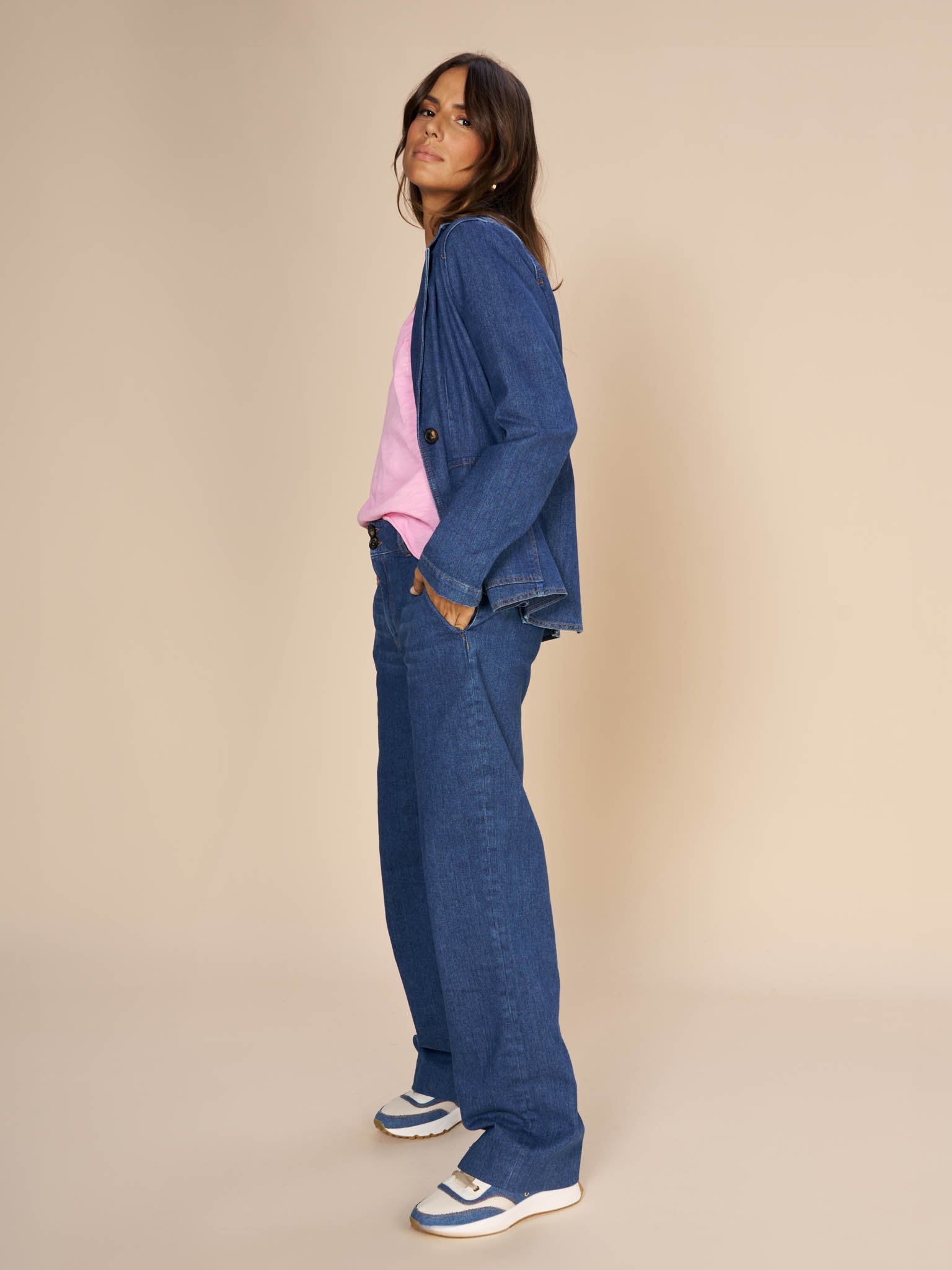 Modelshot / Blue / Detail